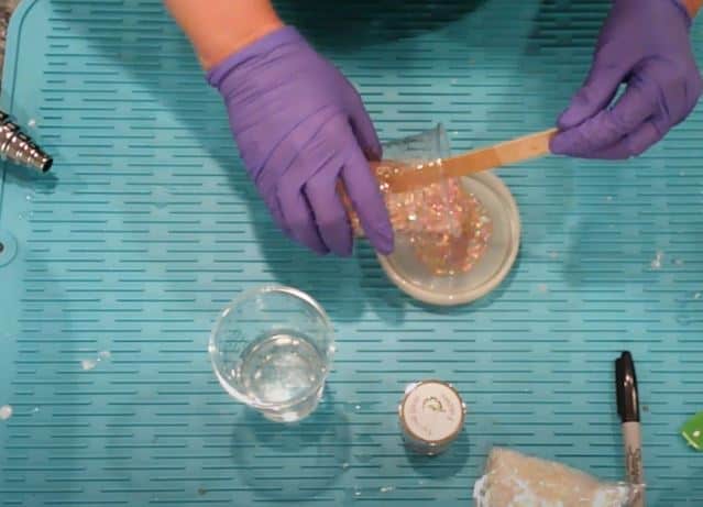 confetti resin art pouring resin